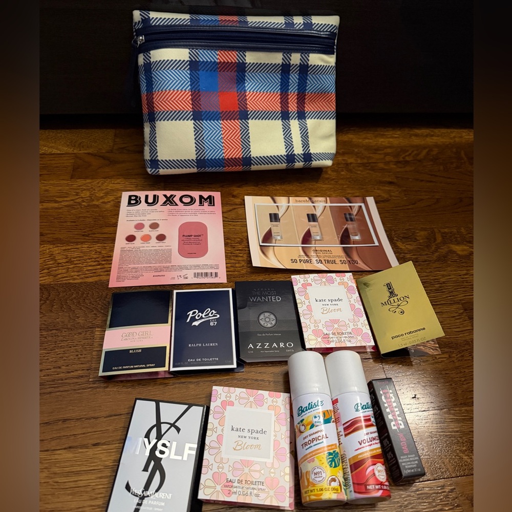 Plaid Cosmetic Bag with 12 Assorted Beauty Samples